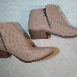 Esprit  Tara  size 8  ankle booties  peach blush